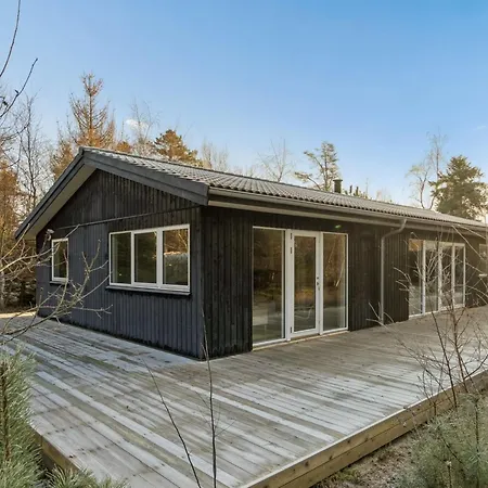 Amitola - 800m From The Sea By Interhome