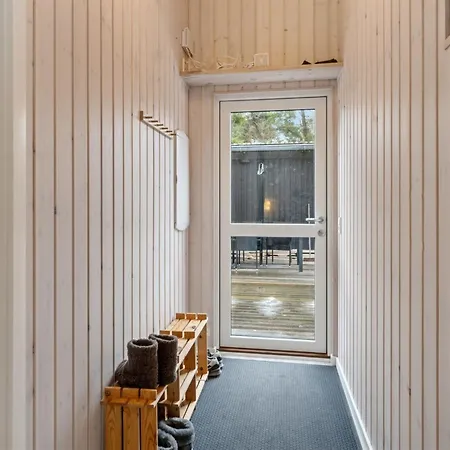 Amitola - 800m From The Sea By Interhome